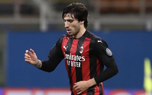  Sandro Tonali (centrocampista AC Milan), qui durante Milan-Benevento 2-0 (Serie A 2020-2021) | News (Getty Images) 