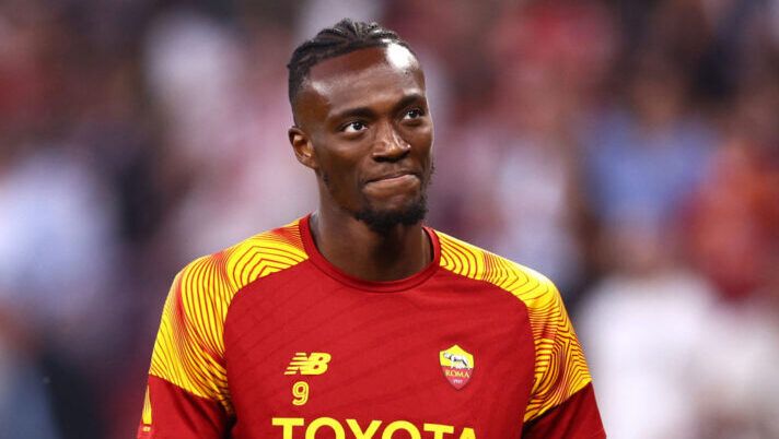 Abraham al fanta? Gazzetta: “Il rientro non è imminente e la Roma non vuole rischiare: ecco i tempi” - immagine 1