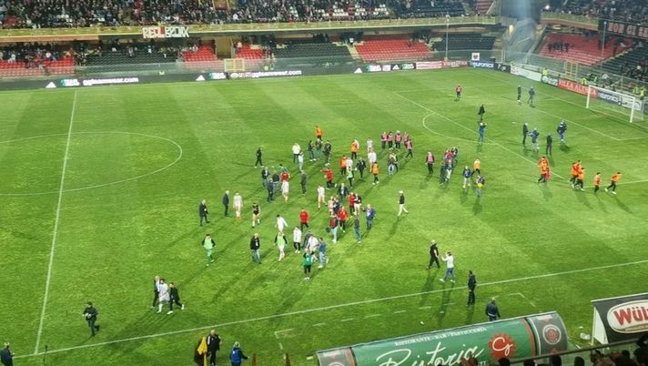 D come derby e come delirio: Foggia sotto la curva, i playoff continuano! - immagine 1