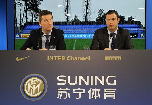 COMO, ITALY - DECEMBER 20:  FC Internazionale Milano Chief Communications Officier Robert Faulkner (L) and FC Internazionale Milano Chief Revenue Officer Michael Gandler (R) speak to the media during a press conference at the Suning Training Center in memory of Angelo Moratti on December 20, 2016 in Como, Italy.  (Photo by Marco Luzzani - Inter/Inter via Getty Images) 