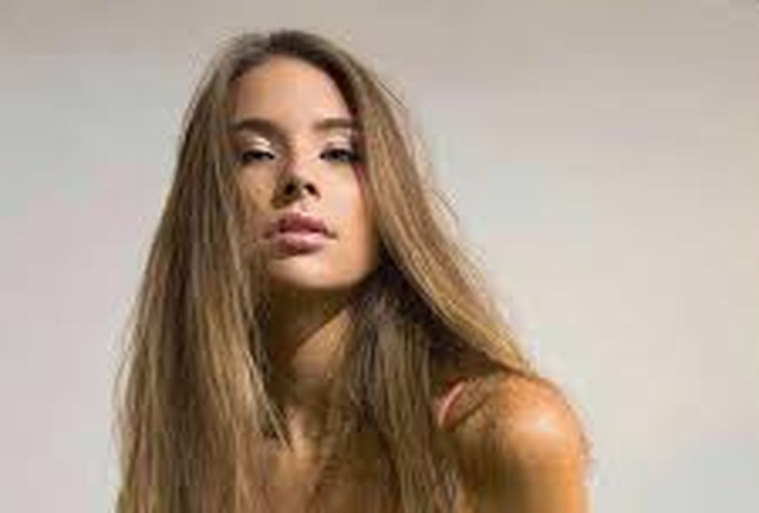  Francesca Valenti - Miss Cutrone 