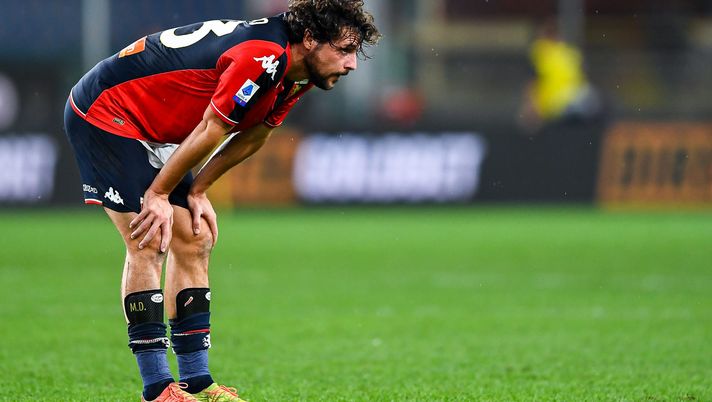 GENOA, ITALY - SEPTEMBER 25: Mattia Destro of Genoa reacts with disappointment after the Serie A match between Genoa CFC and Hellas Verona FC at Stadio Luigi Ferraris on September 25, 2021 in Genoa, Italy. (Photo by Getty Images) Genoa, Caicedo tocca a te: lesione al bicipite, Destro rientra contro la Roma - immagine 1