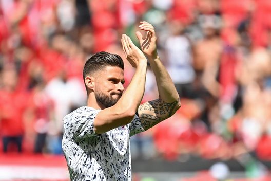 Olivier Giroud, nuovo giocatore del Milan Olivier Giroud, nuovo giocatore del Milan