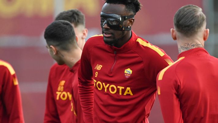 Getty Images) Verso Roma-Salisburgo: Abraham e Dybala ci sono. Mourinho: “Non parlo del futuro” - immagine 1