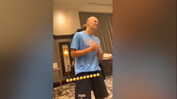 VIDEO Man. City, parte il coro per Haaland: i compagni accolgono il norvegese così