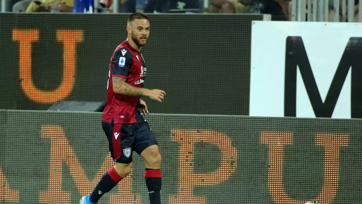 CAGLIARI, ITALY - AUGUST 25: Nahitan Nandez of Cagliari in action during the Serie A match between Cagliari Calcio and Brescia Calcio at Sardegna Arena on August 25, 2019 in Cagliari, Italy. (Photo by Enrico Locci/Getty Images)