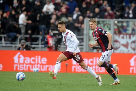 BOLOGNA, ITALY - MARCH 06: Samuele Ricci of Torino FC in action during the Serie A match between Bologna FC and Torino FC at Stadio Renato Dall'Ara on March 06, 2022 in Bologna, Italy. (Photo by Mario Carlini / Iguana Press/Getty Images) ToroPreview, verso Torino-Inter: “Confermare Pobega al posto di Praet?”- immagine 2