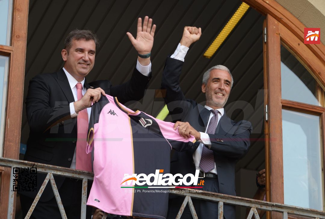 FOTO PALERMO AL CITY GROUP: MIRRI, SORIANO E L’ABBRACCIO DEI TIFOSI (GALLERY) - immagine 35