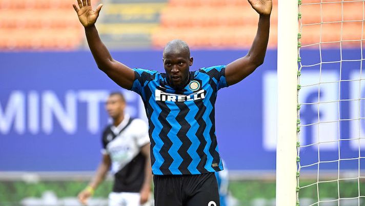 Gazzetta: “Inter pronta a pagare il prestito di Lukaku e c’è la carta Dumfries: la situazione” - immagine 1