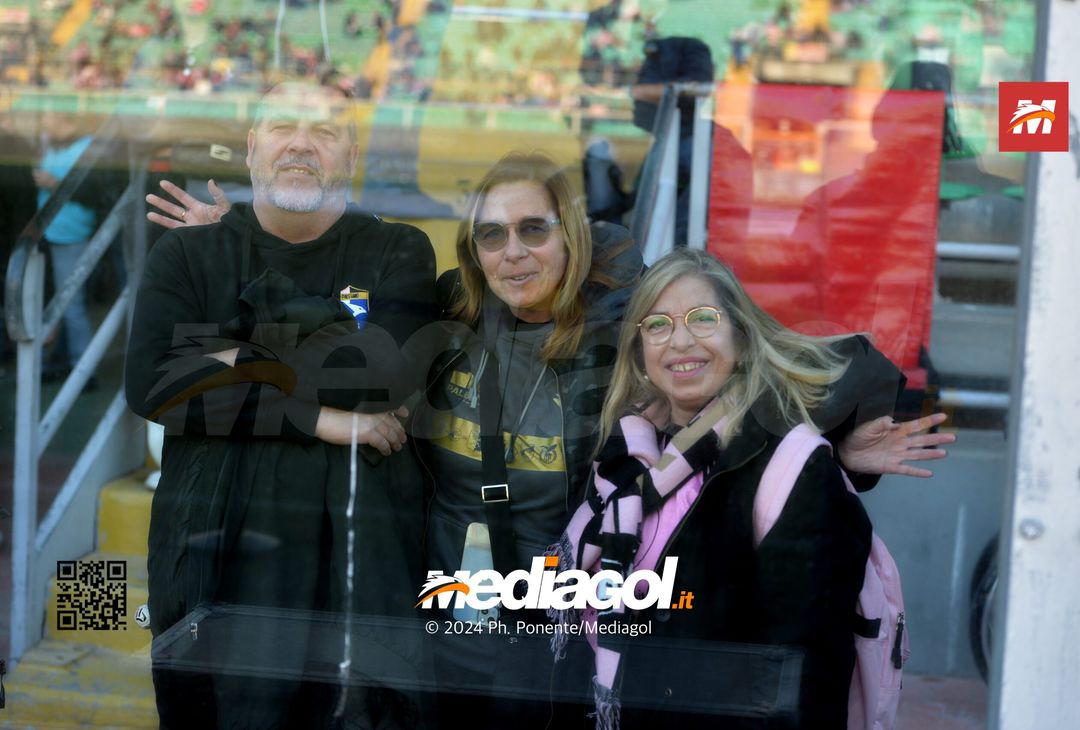 FOTOTIFO Palermo-Como 3-0, gli scatti ai tifosi al “Renzo Barbera” (GALLERY) - immagine 76