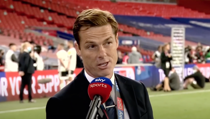 Tottenham-Fulham, la polemica di Parker: “Ci hanno detto che avremmo dovuto giocare solo lunedì, è scandaloso!” Tottenham-Fulham, la polemica di Parker: “Ci hanno detto che avremmo dovuto giocare solo lunedì, è scandaloso!”