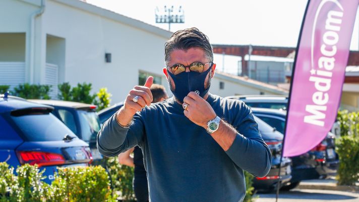 GERMOGLI PH: 26 MAGGIO 2021 FIRENZE CENTRO SPORTIVO DAVIDE ASTORI STRISCIONE PER L'ARRIVO DEL NUOVO ALLENATORE DELLA FIORENTINA GENNARO RINO GATTUSO NELLA FOTO 