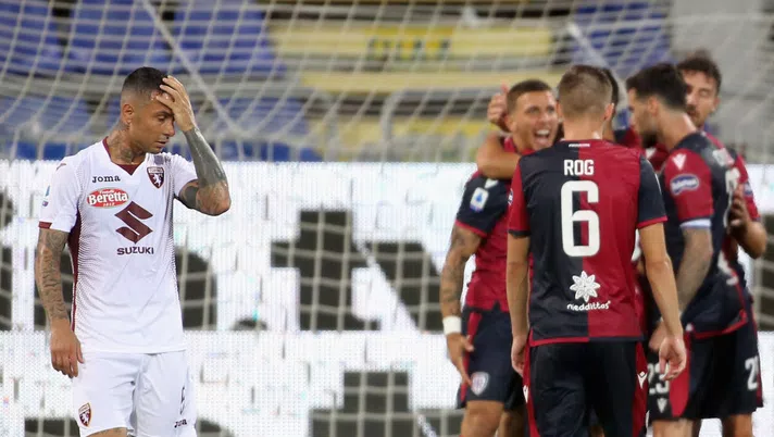 CAGLIARI, ITALY - JUNE 27: Joao Pedro of Cagliari celebrates his goal 4-2   during the Serie A match between Cagliari Calcio and  Torino FC at Sardegna Arena on June 27, 2020 in Cagliari, Italy.  (Photo by Enrico Locci/Getty Images)