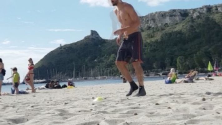 Tocco di palla e scatto per Leonardo Pavoletti Tocco di palla e scatto per Leonardo Pavoletti