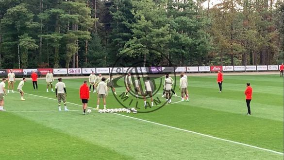 Un'immagine dell'allenamento di Milanello alla vigilia di Chelsea-Milan | AC Milan News (pianetamilan.it) allenamento Chelsea-Milan Milanello