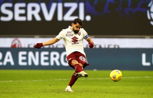 MILAN, ITALY - JANUARY 12: Tomas Rincon of Torino F.C. misses his sides fourth penalty during a penalty shoot out during the Coppa Italia match between AC Milan and Torino FC at Stadio Giuseppe Meazza on January 12, 2021 in Milan, Italy. Sporting stadiums around Italy remain under strict restrictions due to the Coronavirus Pandemic as Government social distancing laws prohibit fans inside venues resulting in games being played behind closed doors. (Photo by Marco Luzzani/Getty Images) MILAN, ITALY - JANUARY 12: Tomas Rincon of Torino F.C. misses his sides fourth penalty during a penalty shoot out during the Coppa Italia match between AC Milan and Torino FC at Stadio Giuseppe Meazza on January 12, 2021 in Milan, Italy. Sporting stadiums around Italy remain under strict restrictions due to the Coronavirus Pandemic as Government social distancing laws prohibit fans inside venues resulting in games being played behind closed doors. (Photo by Marco Luzzani/Getty Images)
