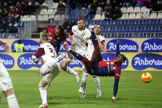 (Photo by Enrico Locci/Getty Images) Cagliari, pareggio assassino nel derby delle ultime- immagine 2
