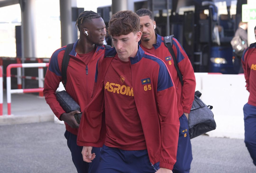 La Roma in partenza per Milano: domani la sfida con l’Inter – FOTO GALLERY - immagine 8