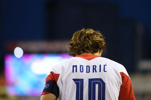 (Photo by Jurij Kodrun/Getty Images) Luka Modric: “Vado avanti, non mi pongo limiti – Mbappé? Scegliere era un suo diritto…”- immagine 2