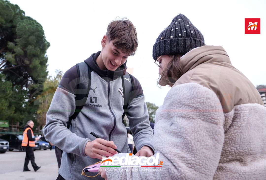 FOTO PALERMO: il Palermo si raduna al parcheggio dell’Ippodromo (GALLERY) - immagine 23