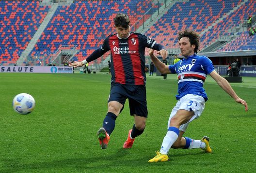 BOLOGNA, ITALY - MARCH 14: Tommaso Augello of UC Sampdoria in action during the Serie A match between Bologna FC and UC Sampdoria at Stadio Renato Dall'Ara on March 14, 2021 in Bologna, Italy. (Photo by Mario Carlini / Iguana Press/Getty Images) BOLOGNA, ITALY - MARCH 14: Tommaso Augello of UC Sampdoria in action during the Serie A match between Bologna FC and UC Sampdoria at Stadio Renato Dall'Ara on March 14, 2021 in Bologna, Italy. (Photo by Mario Carlini / Iguana Press/Getty Images)