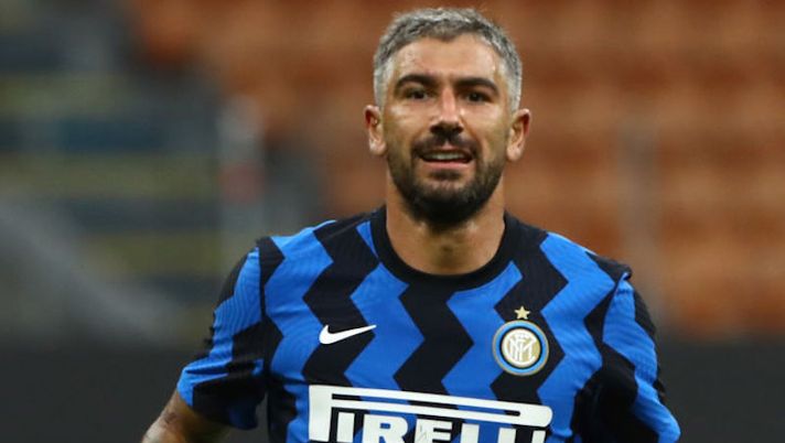 FLASH – Sky: “Kolarov, ecco la scelta tra Inter e Bologna: si è dimezzato l’ingaggio” - immagine 1