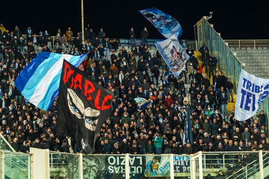 GERMOGLI PH: 5 FEBBRAIO 2022 FIRENZE STADIO ARTEMIO FRANCHI SERIE A FIORENTINA VS LAZIO NELLA FOTO TIFOSI LAZIO Martusciello punta la Viola: “Non ci accontentiamo di 3 vittorie in fila”- immagine 2