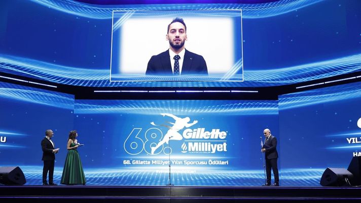 Inter, Calhanoglu si aggiudica il premio di miglior calciatore turco del 2021 Inter, Calhanoglu si aggiudica il premio di miglior calciatore turco del 2021 - immagine 1