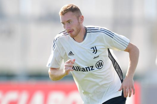 TURIN, ITALY - AUGUST 11: Juventus player Dejan Kulusevski during a training session at JTC on August 11, 2021 in Turin, Italy. (Photo by Daniele Badolato - Juventus FC/Juventus FC via Getty Images) Kulusevski, ma quale Fiorentina: a un passo l’approdo in Premier League- immagine 2