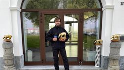 Caso Juventus, per Agnelli e gli altri il Tapiro d’oro gigante di Striscia