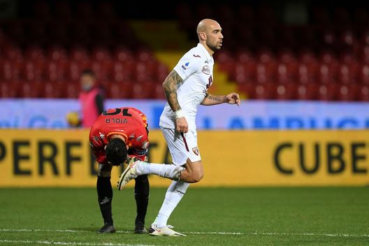 BENEVENTO, ITALY - JANUARY 22: Simone Zaza of Torino celerbates scoring the 2nd Torino goal during the Serie A match between Benevento Calcio and Torino FC at Stadio Ciro Vigorito on January 22, 2021 in Benevento, Italy. (Photo by Francesco Pecoraro/Getty Images) BENEVENTO, ITALY - JANUARY 22: Simone Zaza of Torino celerbates scoring the 2nd Torino goal during the Serie A match between Benevento Calcio and Torino FC at Stadio Ciro Vigorito on January 22, 2021 in Benevento, Italy. (Photo by Francesco Pecoraro/Getty Images)