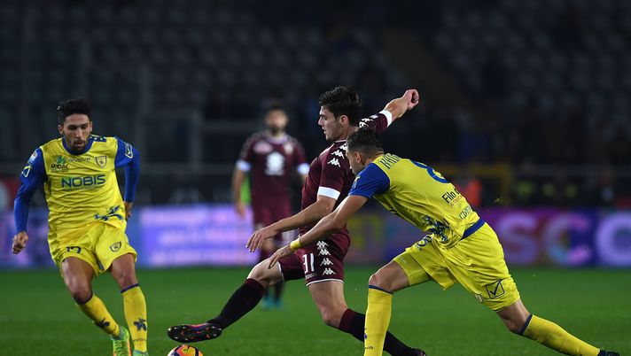 TURIN, ITALY - NOVEMBER 26: Lucas Boye (C) of FC Torino is challenged by Ivan Radovanovic (R) and Lucas Nahuel Castro of AC ChievoVerona during the Serie A match between FC Torino and AC ChievoVerona at Stadio Olimpico di Torino on November 26, 2016 in Turin, Italy. (Photo by Valerio Pennicino/Getty Images) TURIN, ITALY - NOVEMBER 26: Lucas Boye (C) of FC Torino is challenged by Ivan Radovanovic (R) and Lucas Nahuel Castro of AC ChievoVerona during the Serie A match between FC Torino and AC ChievoVerona at Stadio Olimpico di Torino on November 26, 2016 in Turin, Italy. (Photo by Valerio Pennicino/Getty Images)
