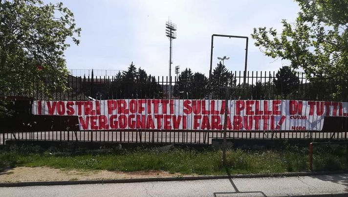 La curva Nord del Perugia “Vattene” e inchieste giudiziarie: ecco da cosa nascono i tweet di insulti sui club italiani - immagine 1