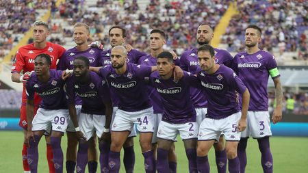 FLORENCE, ITALY - SEPTEMBER 08: ACF Fiorentina poses during the UEFA Europa Conference League group A match between ACF Fiorentina and Rīgas Futbola skola at Stadio Artemio Franchi on September 8, 2022 in Florence, Italy (Photo by Gabriele Maltinti/Getty Images)