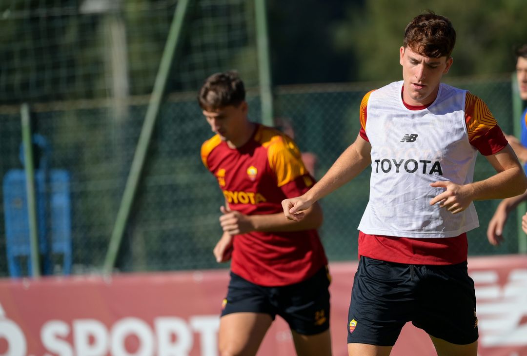 Mattinata di lavoro per la Roma in vista del Betis – FOTO GALLERY - immagine 26