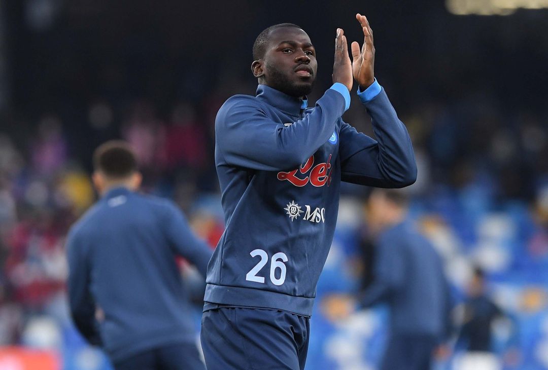 FOTO Il Napoli in campo per il riscaldamento: Koulibaly sorridente - immagine 2