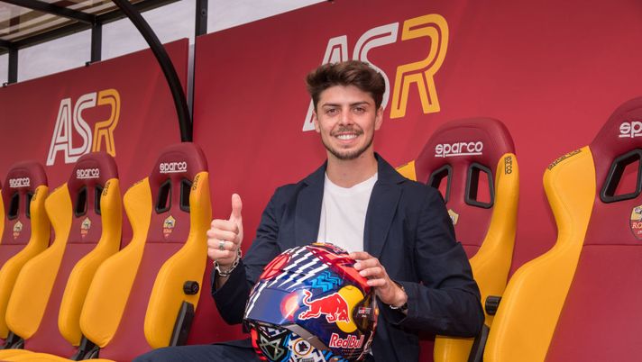 Di Giannantonio pilota romanista: scopre la sua nuova moto con la tuta della Roma - immagine 1
