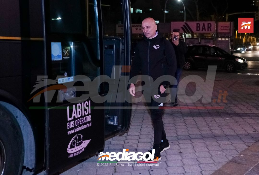 FOTO Perugia-Palermo, i rosanero in partenza dallo stadio “Renzo Barbera” (Gallery) - immagine 30