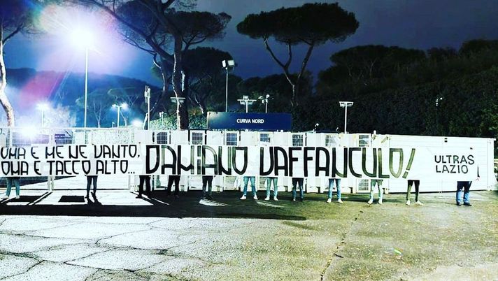 Ultras Lazio contro Damiano dei Maneskin: “Tifi Roma in perizoma e tacco alto” - immagine 1