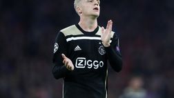 Calciomercato, ten Hag: “van de Beek? Credo resterà con noi”
