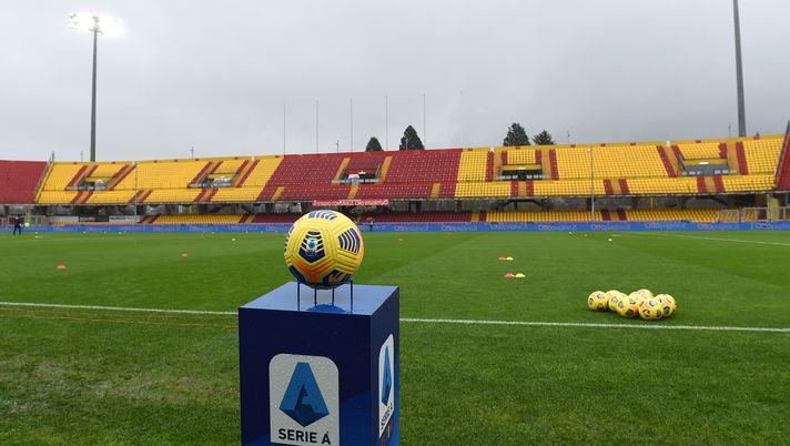 BENEVENTO, ITALY - JANUARY 09: General view of the Serie A Nike Flight hi-vis match ball inside the stadium prior to the Serie A match between Benevento Calcio and Atalanta BC at Stadio Ciro Vigorito on January 09, 2021 in Benevento, Italy. Sporting stadiums around Italy remain under strict restrictions due to the Coronavirus Pandemic as Government social distancing laws prohibit fans inside venues resulting in games being played behind closed doors. (Photo by Francesco Pecoraro/Getty Images) BENEVENTO, ITALY - JANUARY 09: General view of the Serie A Nike Flight hi-vis match ball inside the stadium prior to the Serie A match between Benevento Calcio and Atalanta BC at Stadio Ciro Vigorito on January 09, 2021 in Benevento, Italy. Sporting stadiums around Italy remain under strict restrictions due to the Coronavirus Pandemic as Government social distancing laws prohibit fans inside venues resulting in games being played behind closed doors. (Photo by Francesco Pecoraro/Getty Images)
