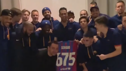 Busquets nella storia del Barcellona: arriva la maglietta celebrativa (VIDEO)