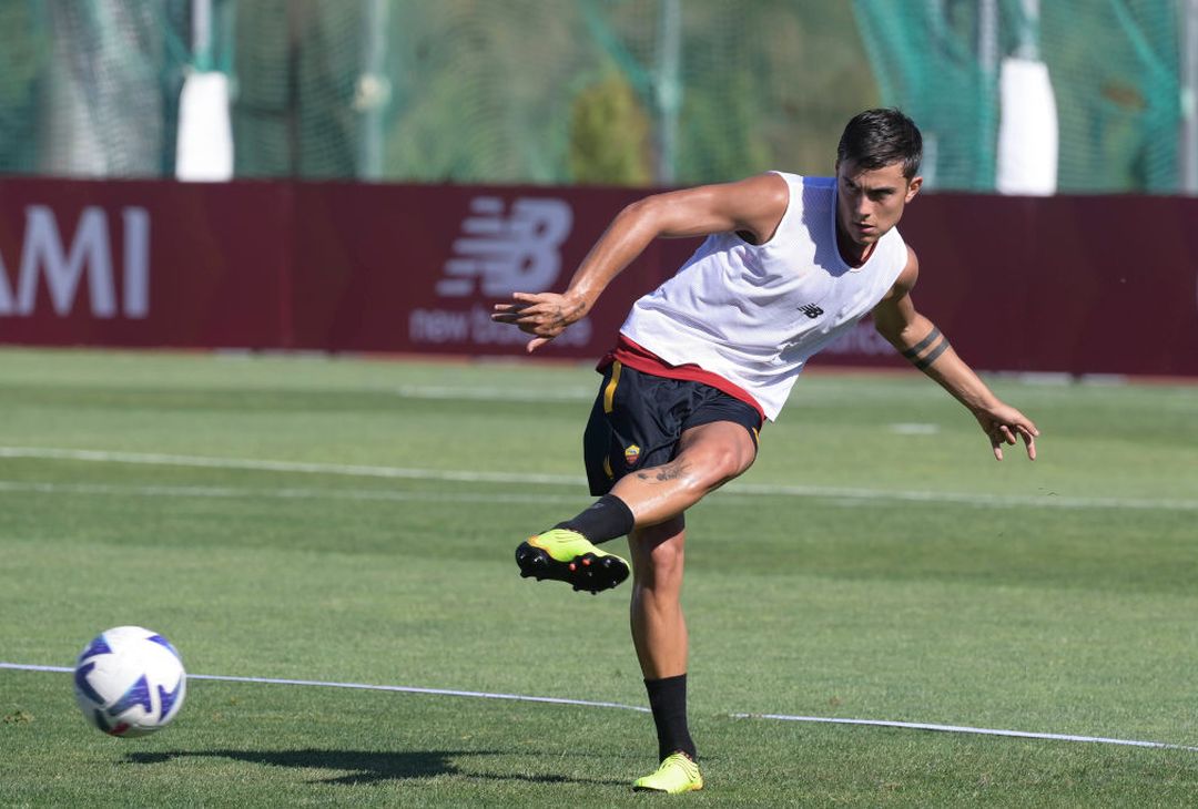 Ritiro Roma, allenamento pomeridiano: primo in gruppo per Dybala – FOTO GALLERY - immagine 21