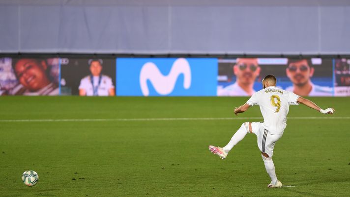 MADRID, SPAIN - JULY 16: Karim Benzema of Madrid scoring the second goal from a penalty during the Liga match between Real Madrid CF and Villarreal CF at Estadio Alfredo Di Stefano on July 16, 2020 in Madrid, Spain. (Photo by Denis Doyle/Getty Images) MADRID, SPAIN - JULY 16: Karim Benzema of Madrid scoring the second goal from a penalty during the Liga match between Real Madrid CF and Villarreal CF at Estadio Alfredo Di Stefano on July 16, 2020 in Madrid, Spain. (Photo by Denis Doyle/Getty Images)