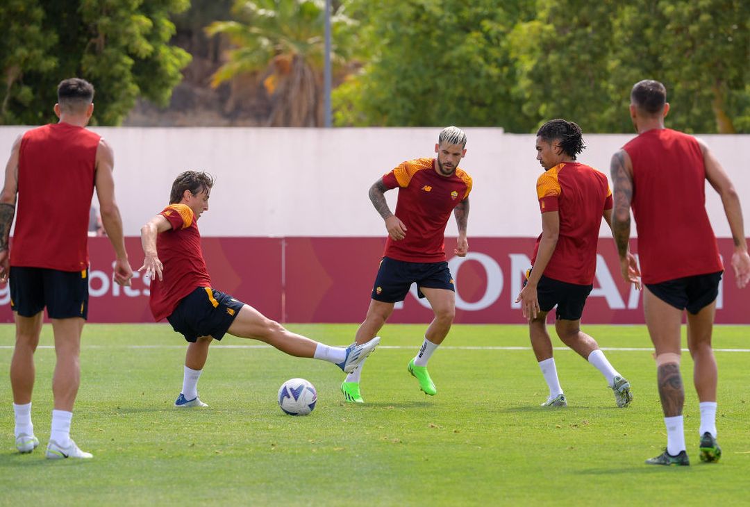 Roma in campo in Portogallo per l’allenamento mattutino – FOTO GALLERY - immagine 18