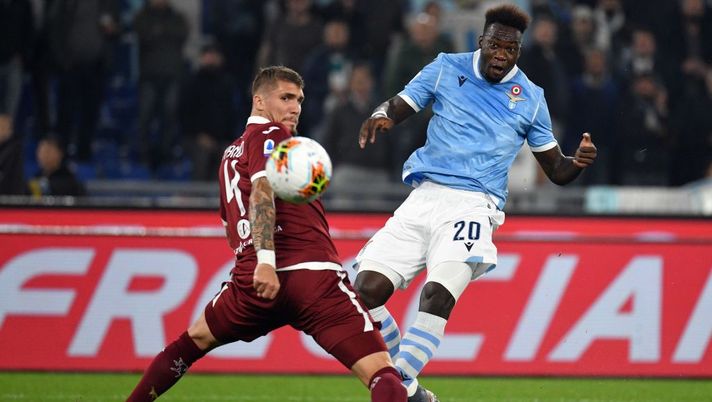 ROME, ITALY - OCTOBER 30: Felipe Caocedo of SS Lazio kicks the ball against Evangelista Lyanco during the Serie A match between SS Lazio and Torino FC at Stadio Olimpico on October 30, 2019 in Rome, Italy. (Photo by Marco Rosi/Getty Images) ROME, ITALY - OCTOBER 30: Felipe Caocedo of SS Lazio kicks the ball against Evangelista Lyanco during the Serie A match between SS Lazio and Torino FC at Stadio Olimpico on October 30, 2019 in Rome, Italy. (Photo by Marco Rosi/Getty Images)