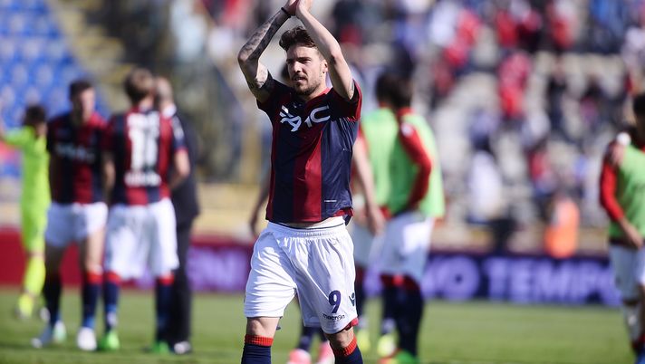 BOLOGNA, ITALY - APRIL 30: Simone Verdi # 9 of Bologna FC celebrates at the end of the Serie A match between Bologna FC and Udinese Calcio at Stadio Renato Dall'Ara on April 30, 2017 in Bologna, Italy. (Photo by Mario Carlini / Iguana Press/Getty Images) BOLOGNA, ITALY - APRIL 30: Simone Verdi # 9 of Bologna FC celebrates at the end of the Serie A match between Bologna FC and Udinese Calcio at Stadio Renato Dall'Ara on April 30, 2017 in Bologna, Italy. (Photo by Mario Carlini / Iguana Press/Getty Images)