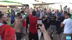 Euro 2020 – Italia campione, tifosi impazziti in aeroporto | VIDEO