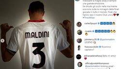 Maldini con la seconda maglia del Milan, Totti: “Capitano, ricominci?”. I commenti dei campioni