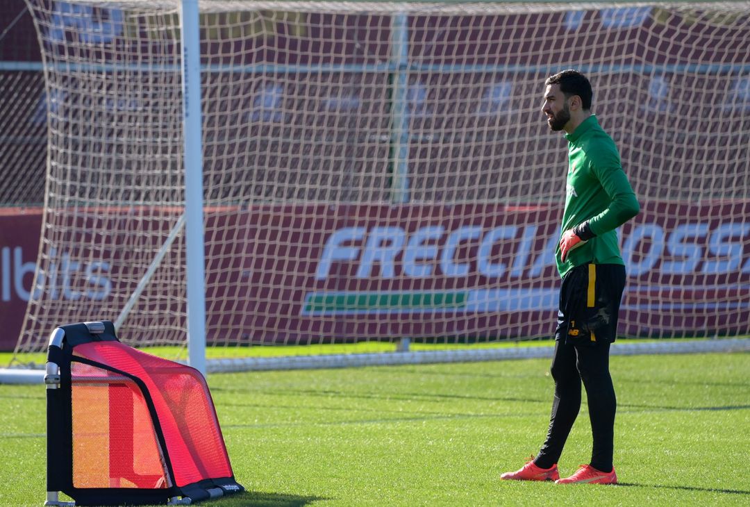 Roma, allenamento in vista del Genova. Mourinho parla con Solbakken – FOTO GALLERY - immagine 10